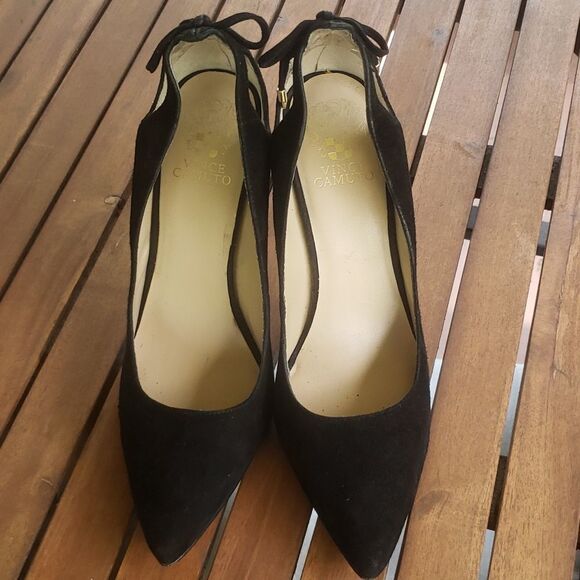 VINCE Camuto Heels With Bows - Picture 1 of 11